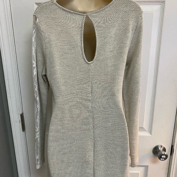 Very Light Weight Knit Sweater Tunic or Dress - Picture 3 of 4